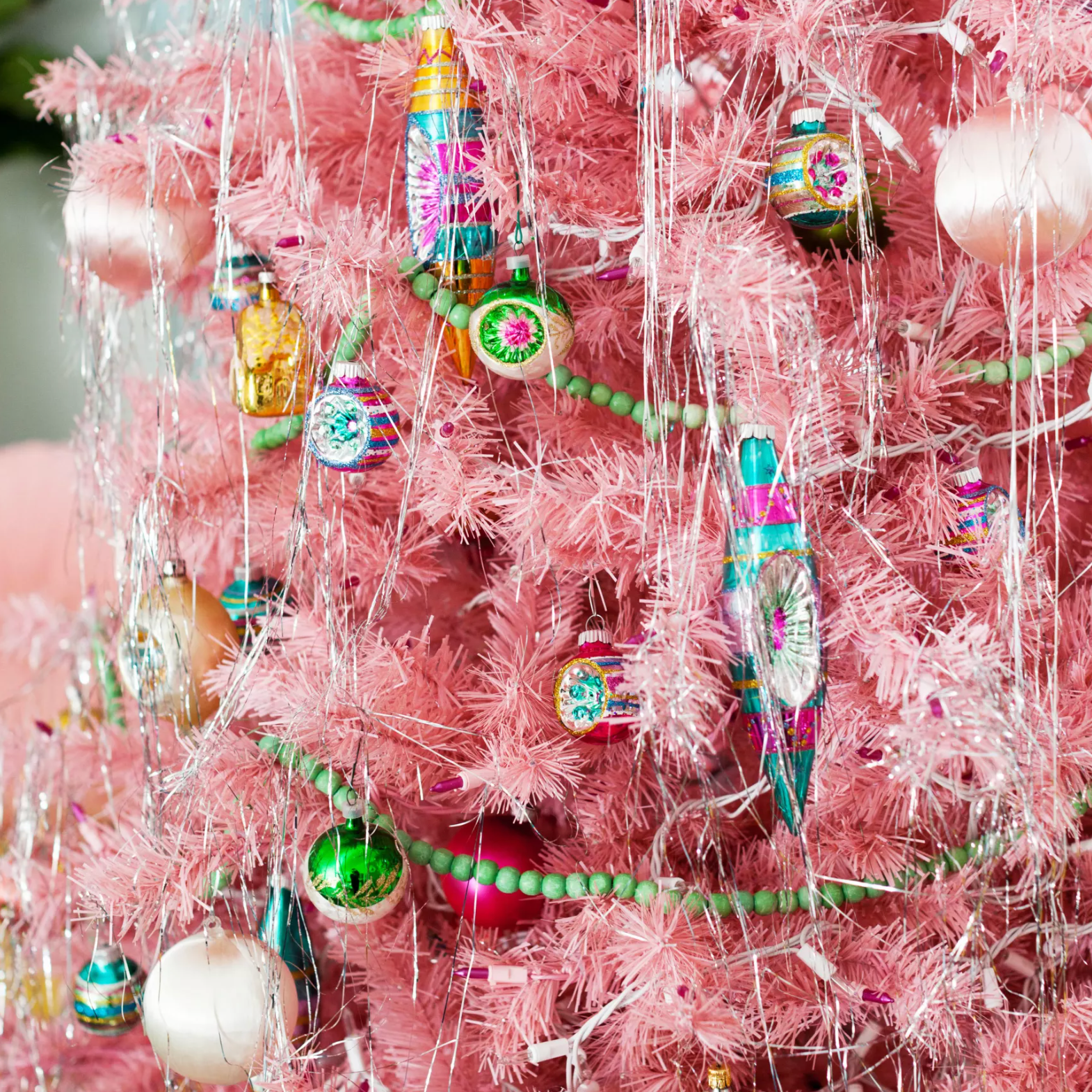 DIY Dyed Wood Bead Festive Garland